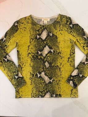 Peck & Peck Yellow and Black Snakeskin Cashmere Sweater